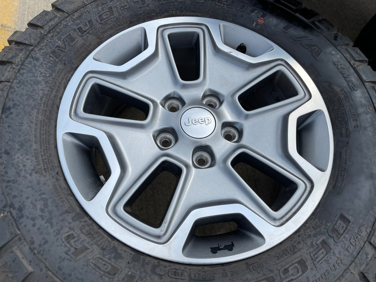17" Jeep Wrangler Rubicon OEM 9118 wheels rims Gladiator BFG KM M/T SET