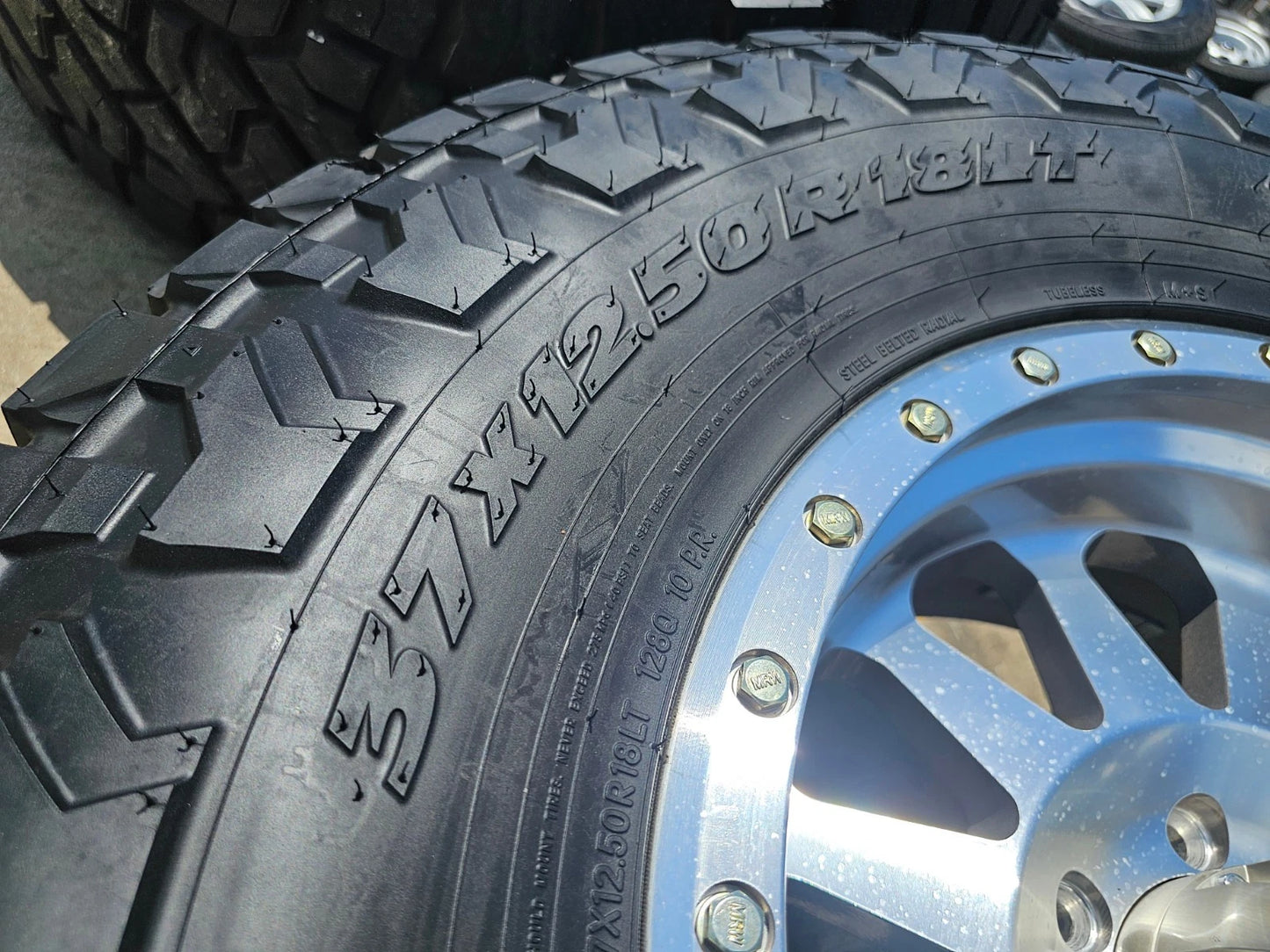 18x9 18" Method MR302 wheels rims Chevy RAM 1500 Tacoma 6x139 6x135 TOYO 37"