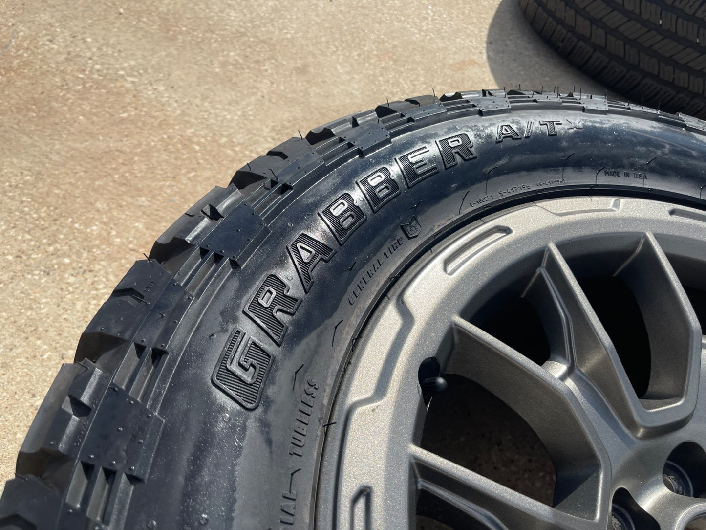 20" 20x9 Ford F-150 ROUSH OEM rim wheel tire Expedition 33" spare