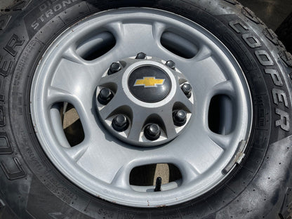17" Chevy Silverado GMC Sierra 2500 OEM 8095 wheels rims COOPER DISCOVERER AT