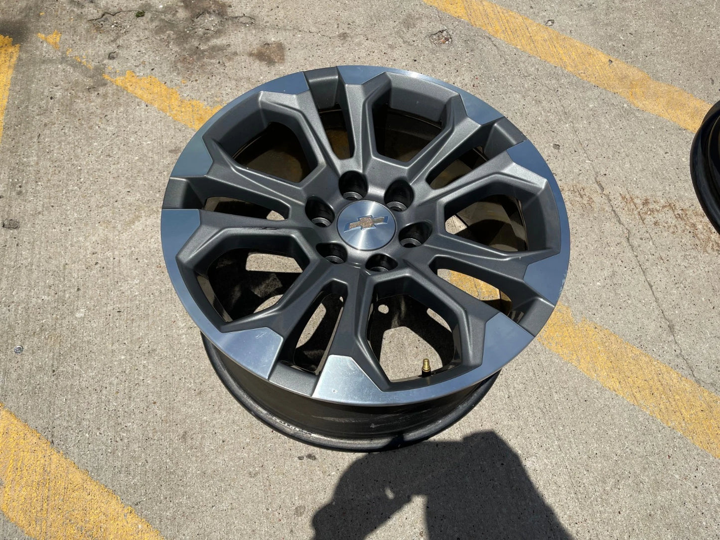 20" Chevy Tahoe Silverado OEM 14090 95417 wheel rim GMC Yukon spare