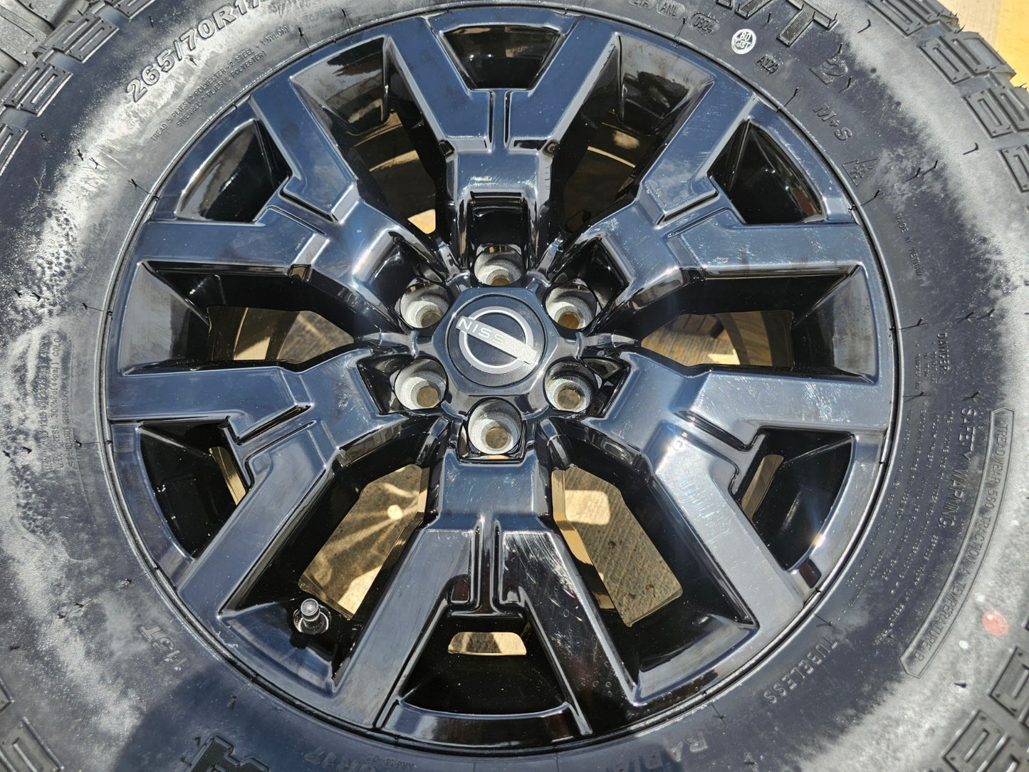 17" Nissan Frontier OEM Desert Runner 62832 wheels rims tires KENDA A/T2 NEW