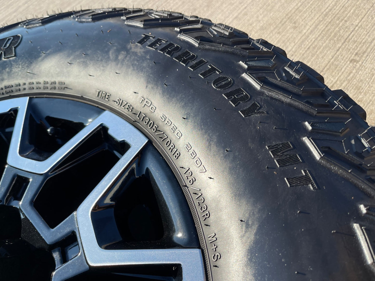 18" GMC Sierra AT4X Chevy Trail Boss 2500 OEM 14136 wheels rims GOODYEAR 35"