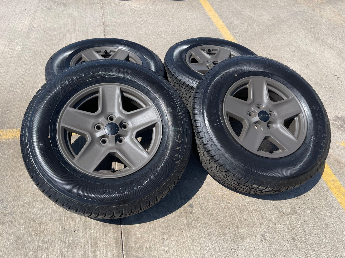 17" Jeep Gladiator MILITARY EDITION OEM wheels rims 9235 Wrangler NEW