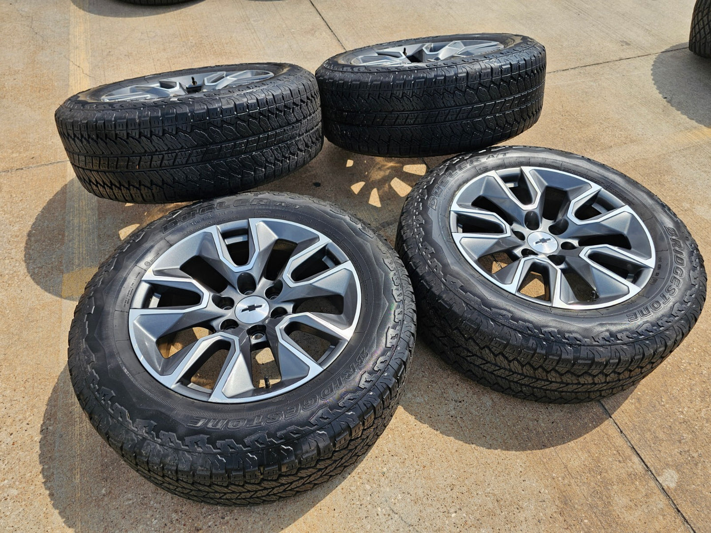 20" Chevy Silverado 1500 Tahoe Suburban OEM 5915 5916 wheels rims DUELER A/T