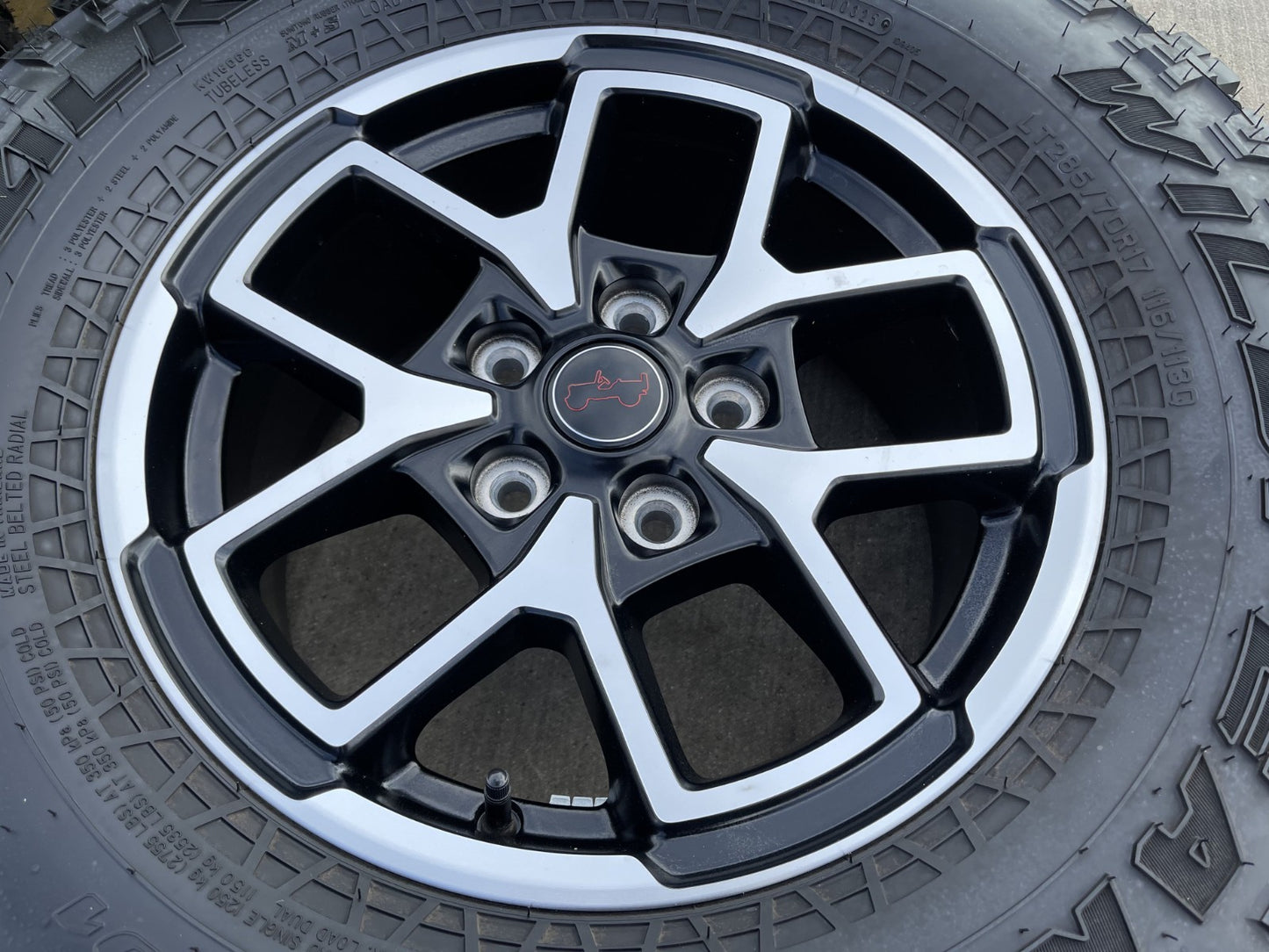17" Jeep Wrangler Rubicon OEM 95730 9327 wheels rims Gladiator FALKEN MT 33" NEW