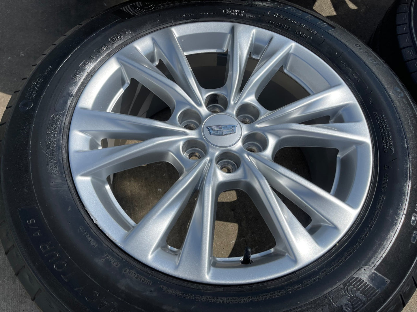 18" Cadillac XT6 XT5 SRX OEM 4844 4845 wheels rims Chevy Blazer Acadia MICHELIN
