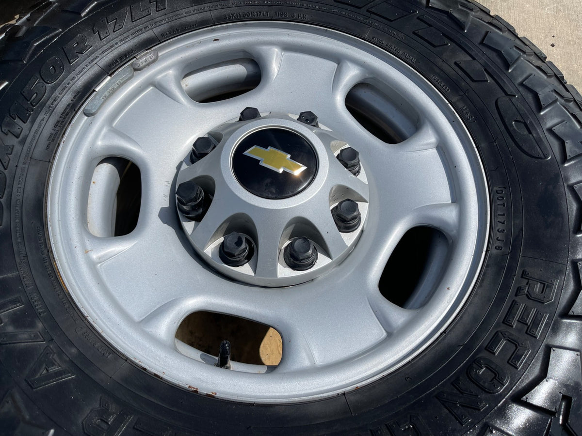 17" Chevy Silverado GMC Sierra 2500 OEM 8095 wheels rims SET tires NITRO 33"