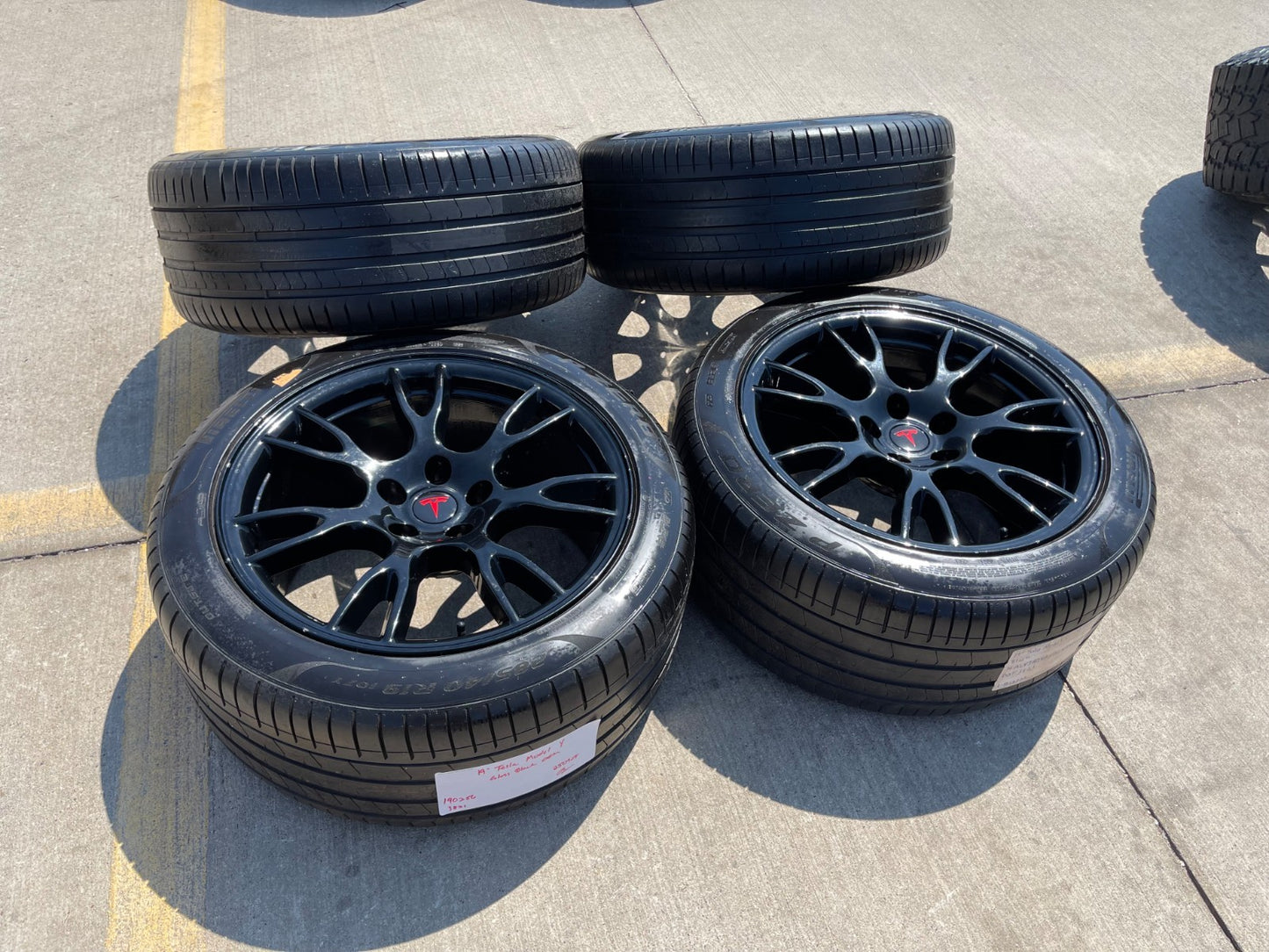 19" Tesla Model Y Gemini OEM 190256 wheels rims 2022 2023 2024 2025 2026 PIRELLI