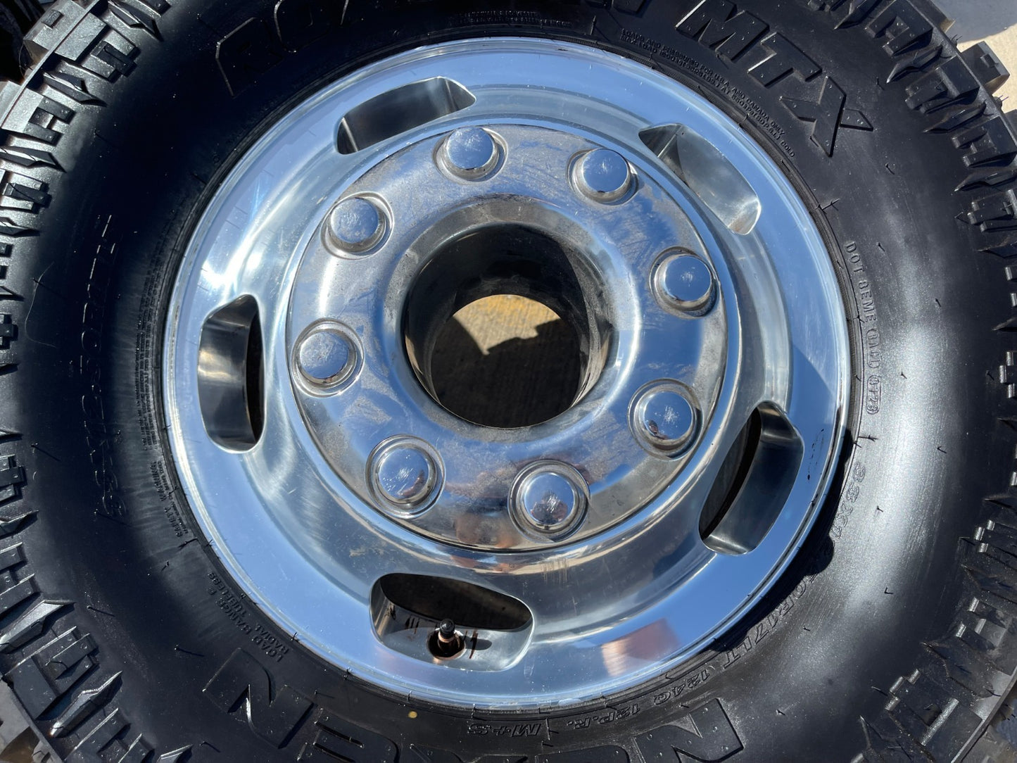 17" Ford F-350 Dually OEM 10477 10478 rims wheels tires SET NEXEN 33"