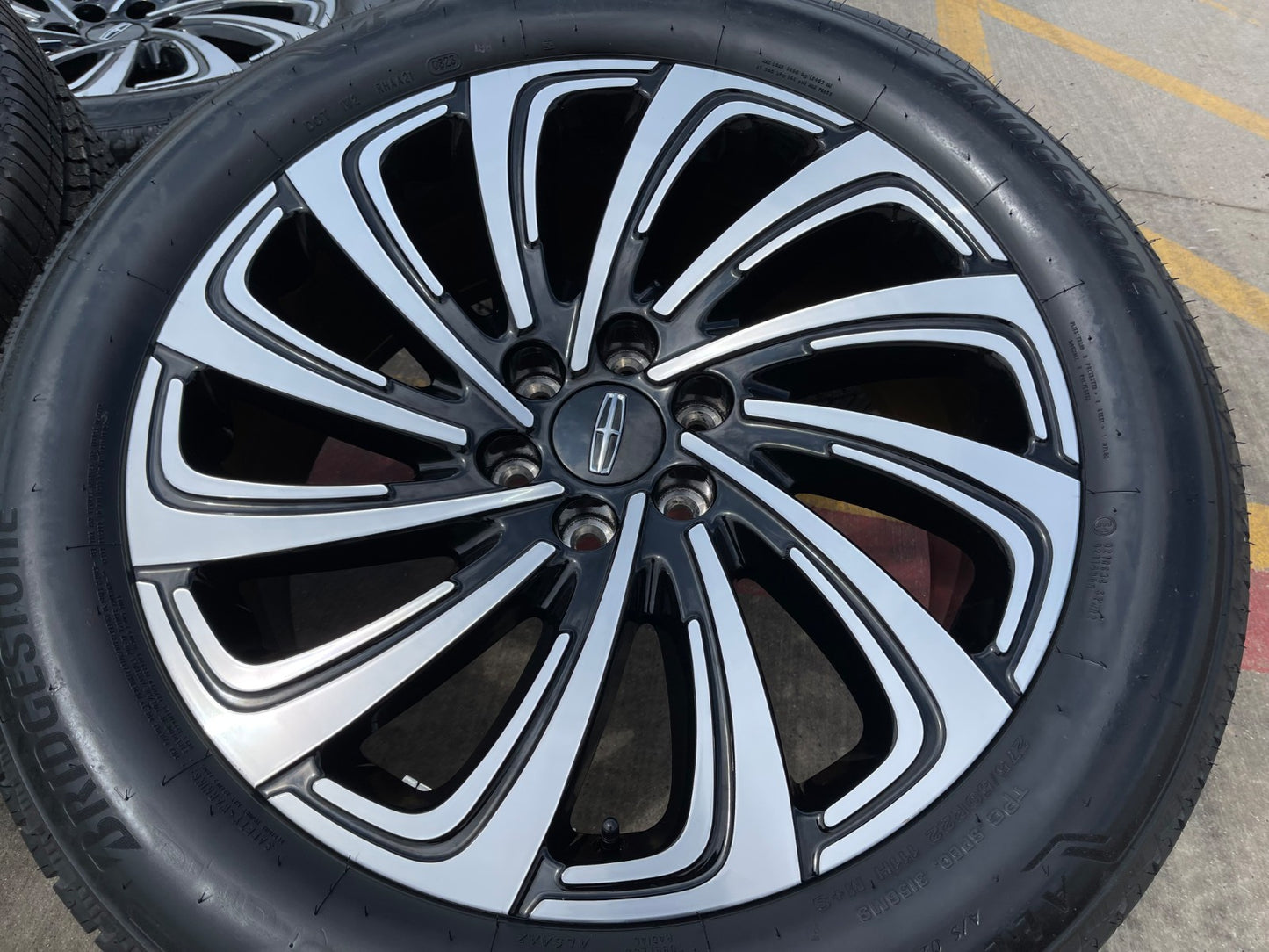 22" Lincoln Navigator OEM 10666 rims wheels BLACK LABEL BRIDGESTONE NEW