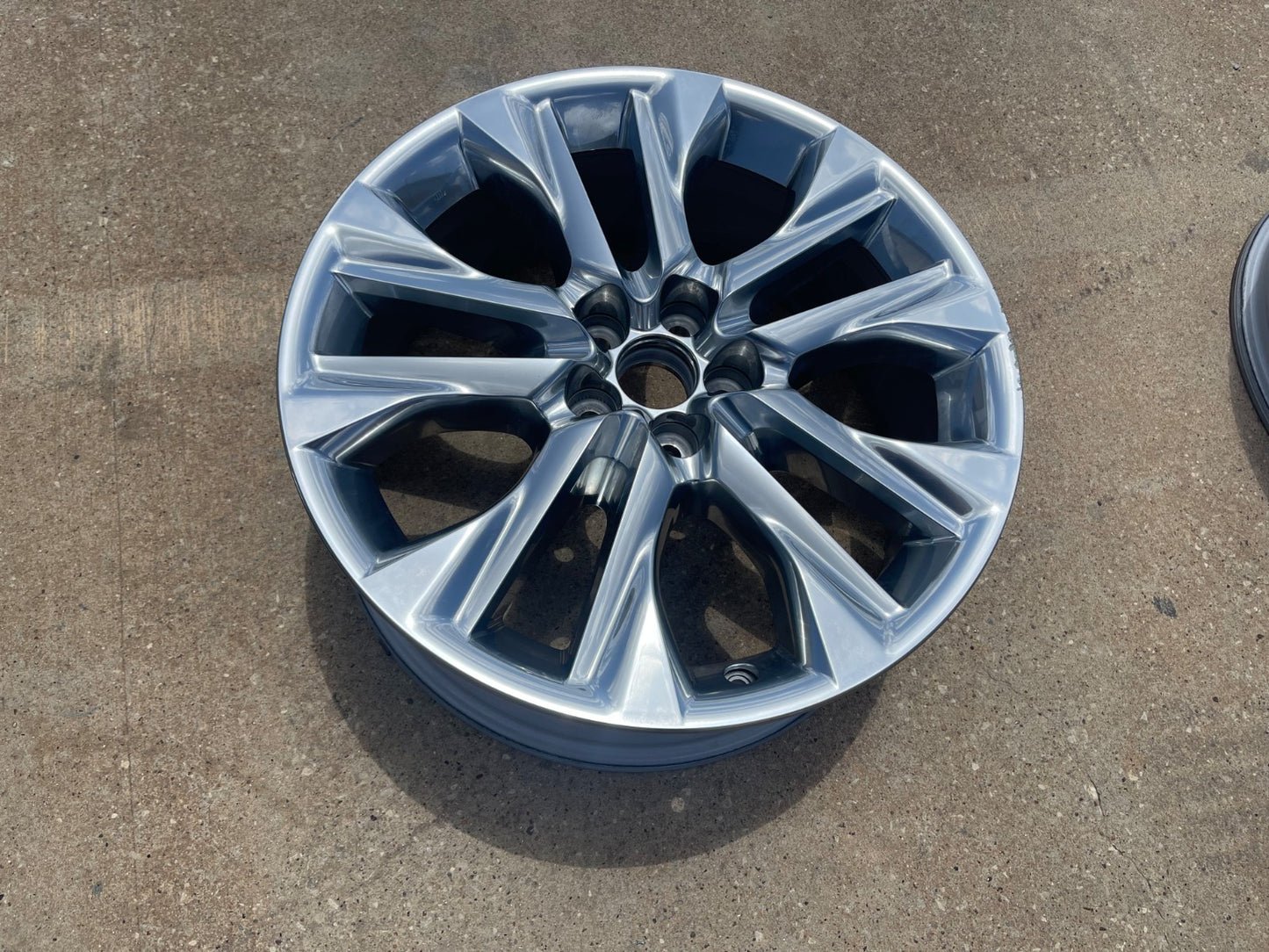 20" Toyota Highlander OEM 75265 wheel rim 2021 2022 2023 2024 2025 2026