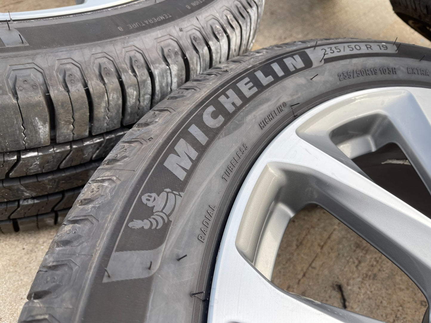 19" BMW X1 X2 X3 X4 OEM 86351 Series wheels rims tires MICHELIN DEFENDER 2