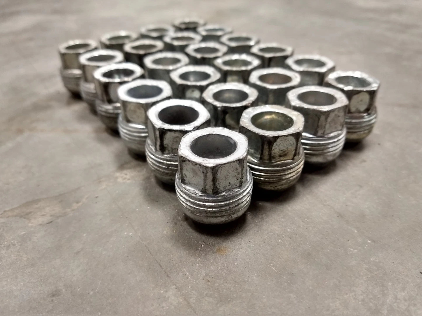 (24) OEM GM lug nuts open end threaded 1500 Chevy Silverado GMC Cadillac 14x1.5