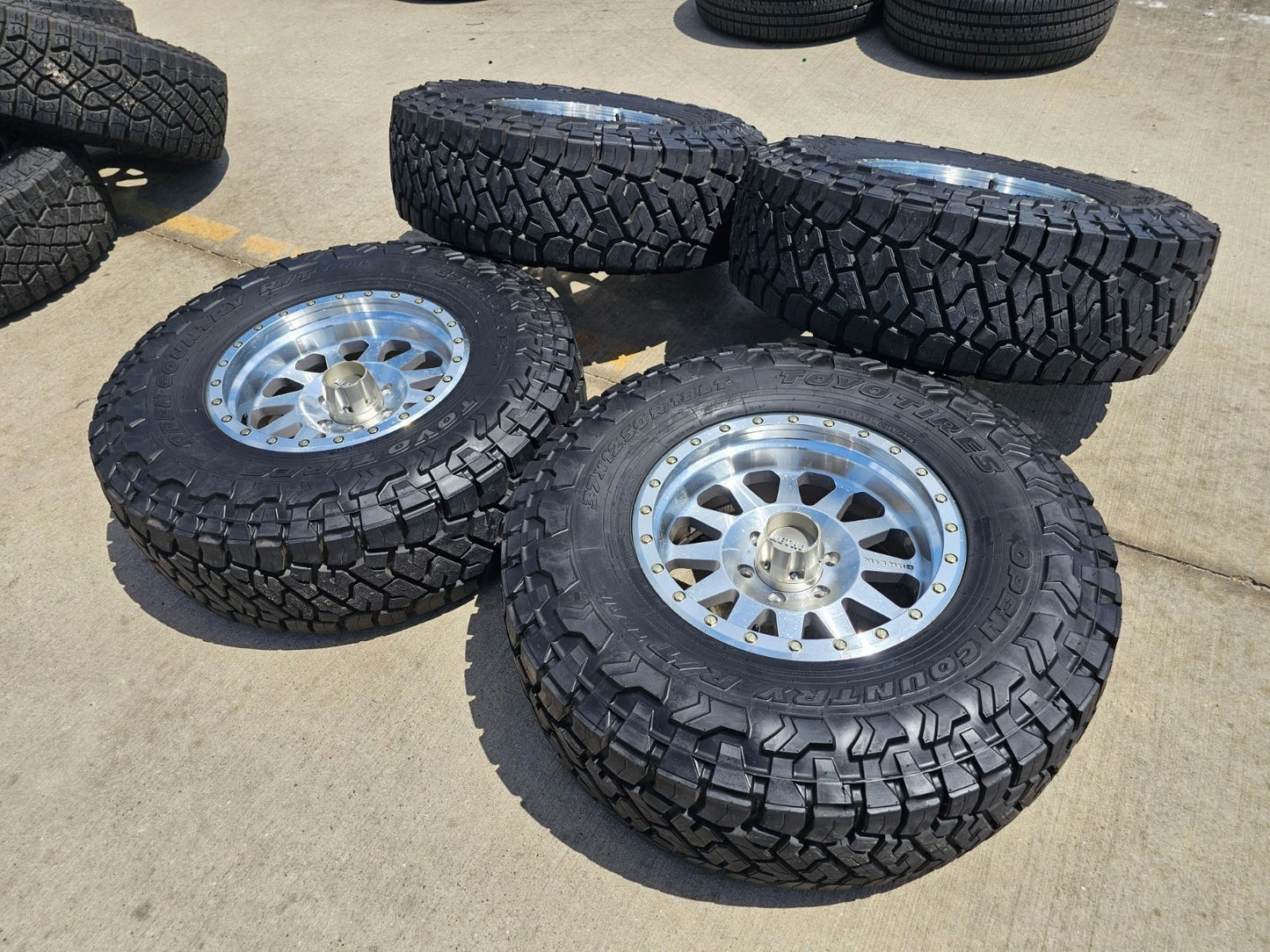 18x9 18" Method MR302 wheels rims Chevy RAM 1500 Tacoma 6x139 6x135 TOYO 37"