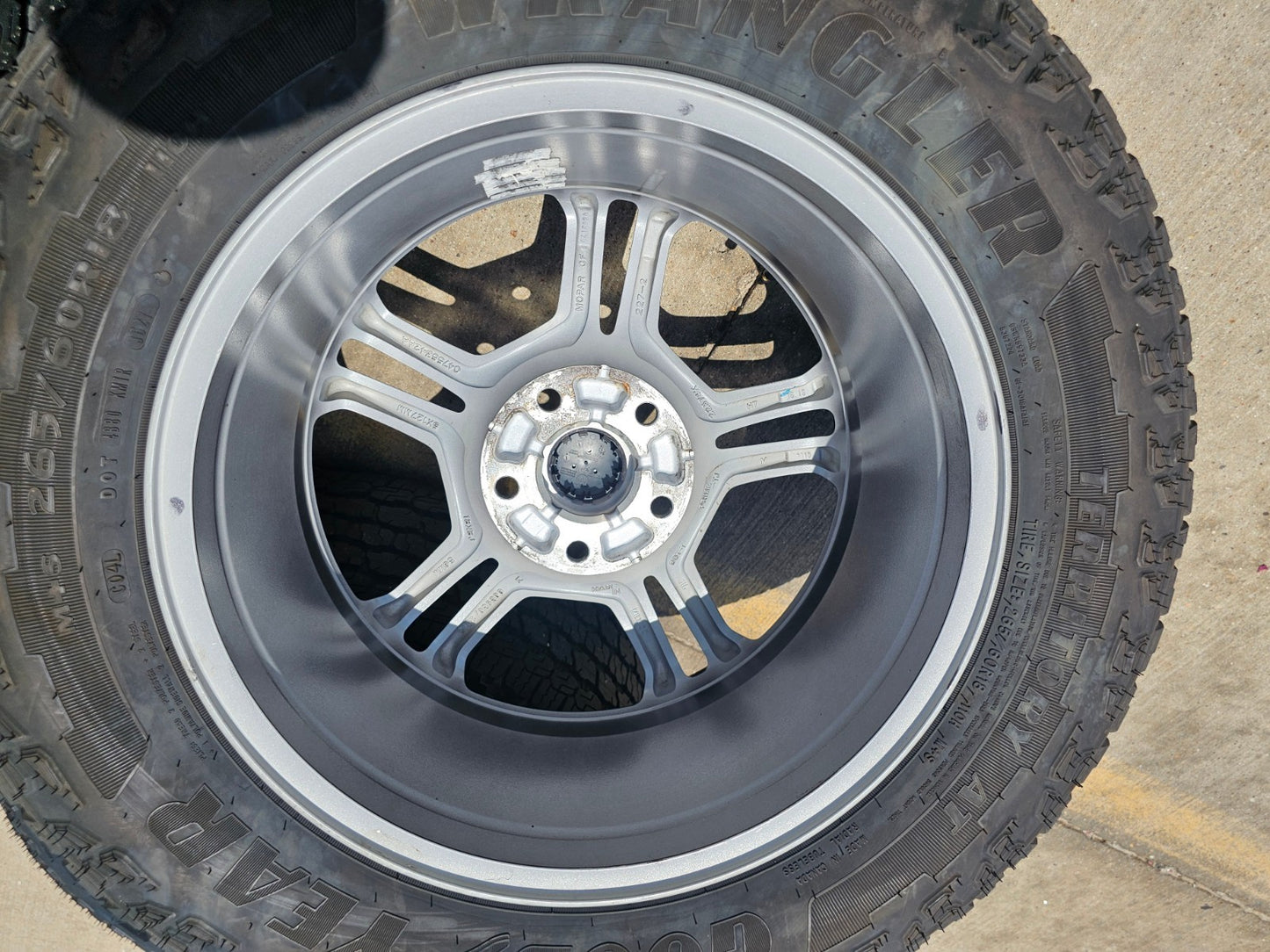 18" Jeep Grand Cherokee TRAILHAWK L OEM wheels rims 9309 Durango tires