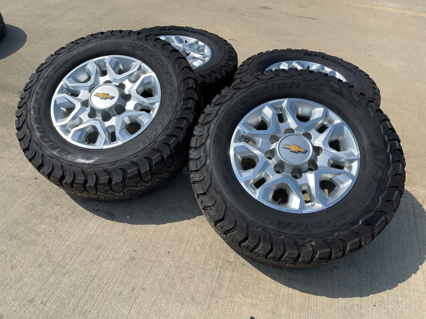 18" Chevy Silverado 2500 3500 OEM 5959 wheels rims tires SET BFG KO3 A/T