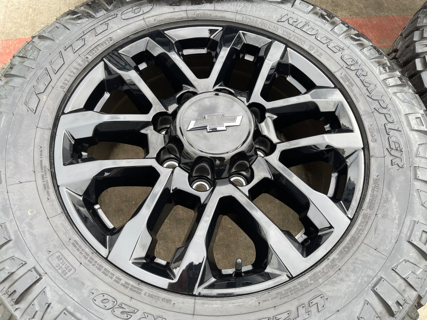20" Chevy Silverado Trail Boss GMC AT4 2500 OEM 94030 wheels rims NIRTO 34"