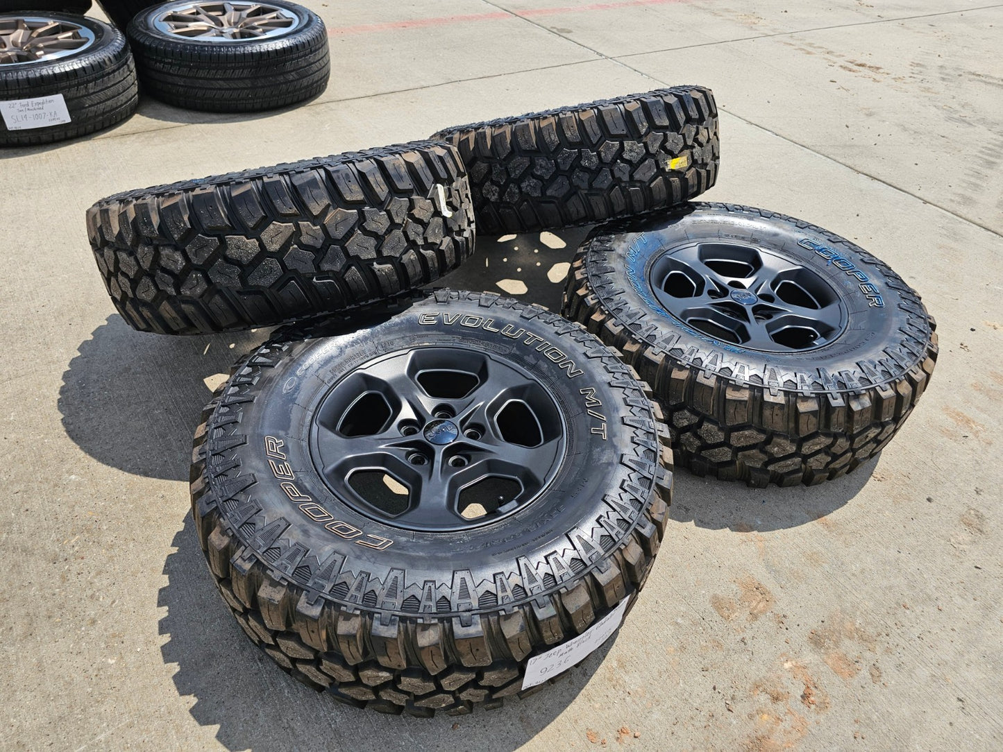 17" Jeep Gladiator RUBICON OEM wheels rims black Wrangler 9236 NEW COOPER 35"