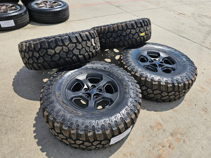 17" Jeep Gladiator RUBICON OEM wheels rims black Wrangler 9236 NEW COOPER 35"