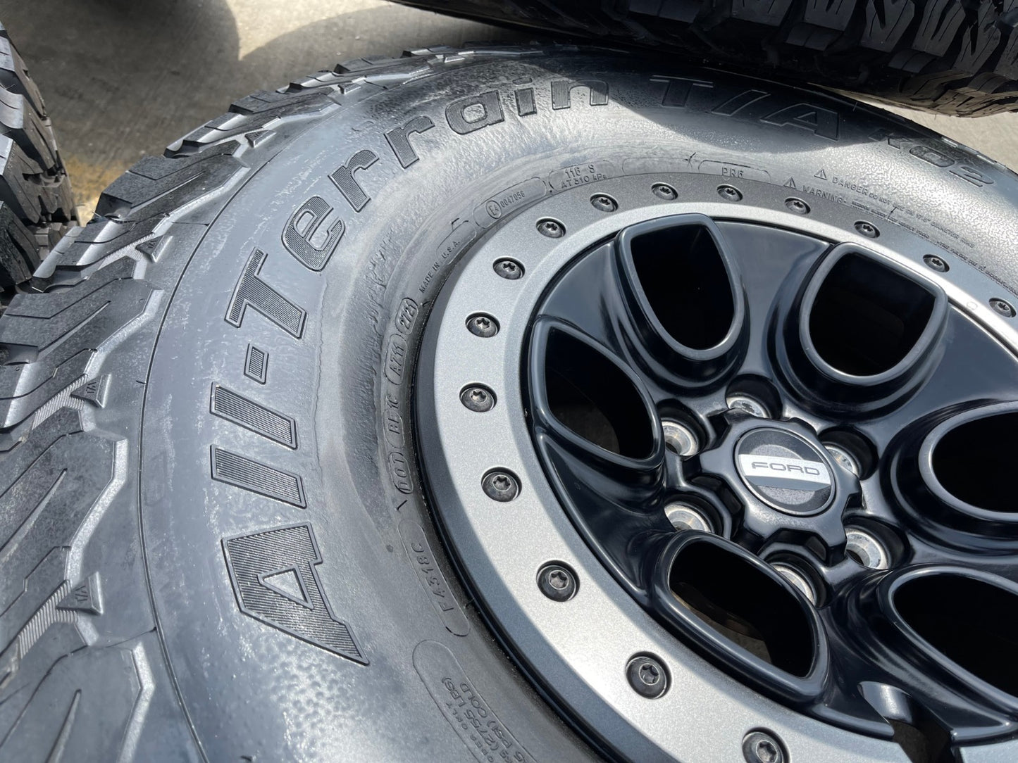 17" Ford F-150 Raptor OEM BEADLOCK rims wheels 10459 95210 BFG KO2 37" tires NEW