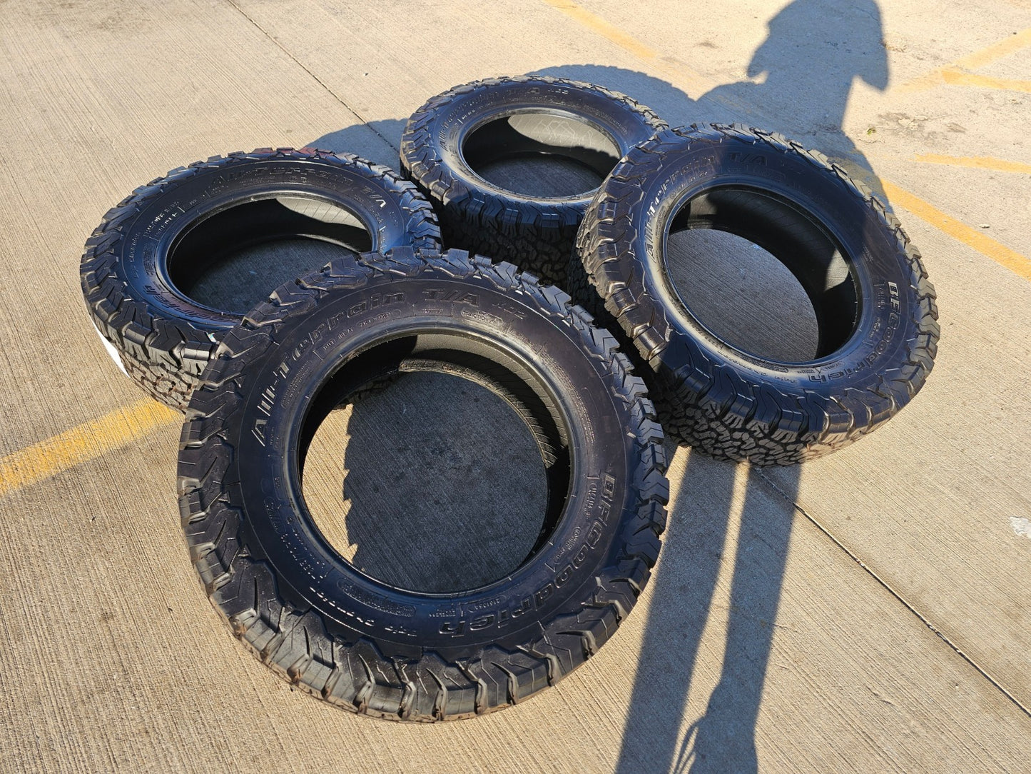 (4) 255/70/18 BFG KO2 A/T tires F-150 Sierra Tahoe Silverado NEW TAKE OFFS NEW