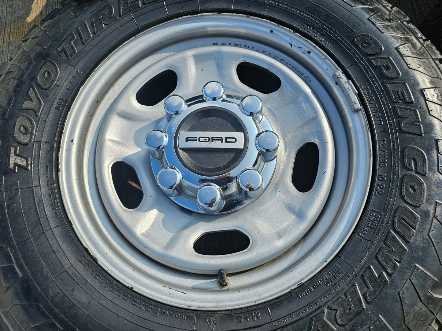 17" Ford F-250 F-350 OEM 3828 wheels rims tires 2022 2023 2024 2025 TOYO A/T3