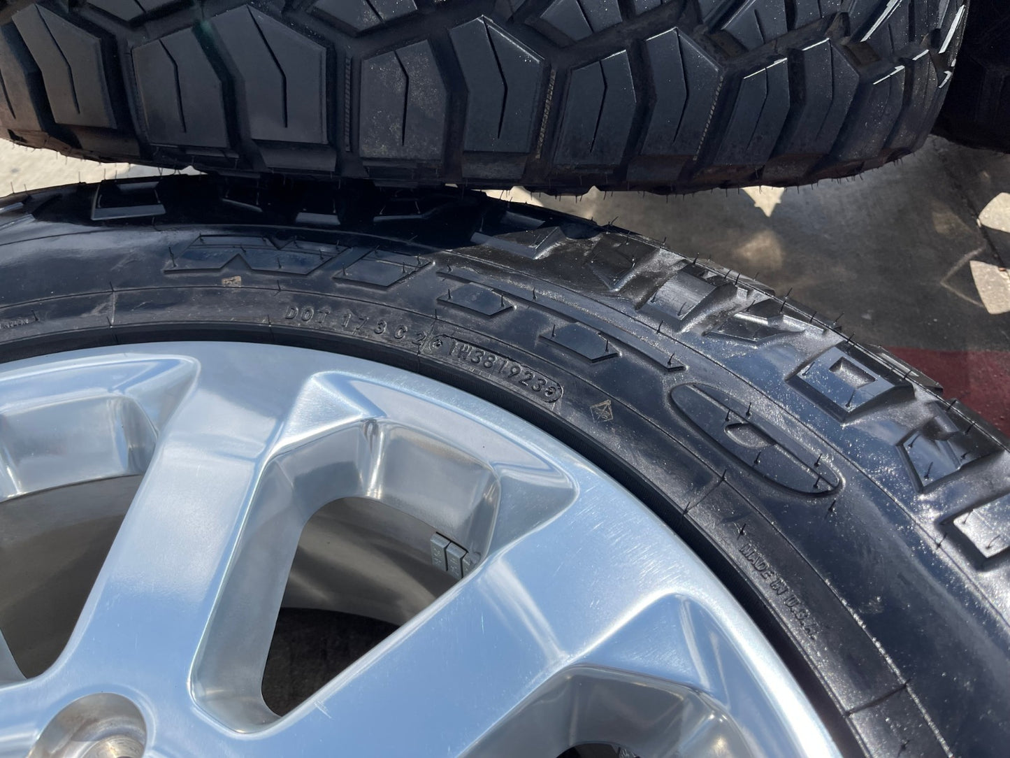 20" Dodge Ram 2500 3500 LARAMIE OEM 2700 wheels rims 2023 2024 2025 2026 NITTO