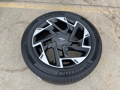(1) 19" Kia Sportage Sorento Carnival OEM 74643 wheel rim spare 2024 2025 2026
