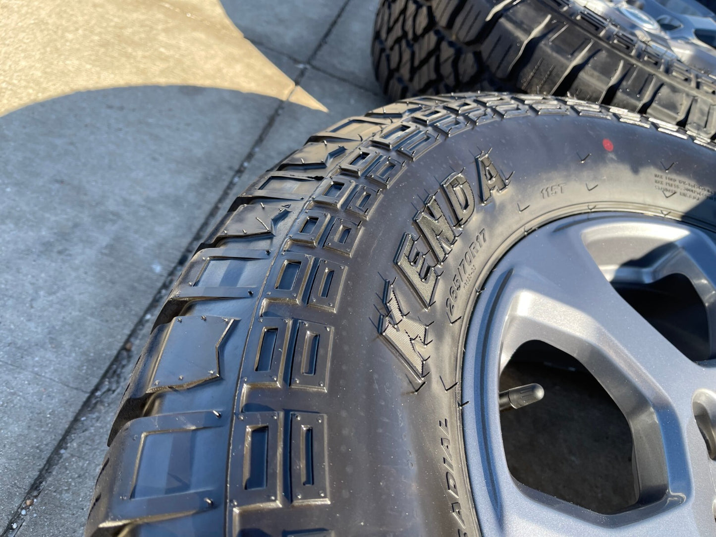 17" Ford Bronco Big Bend wheels rims 10384 OEM Ranger tires KENDA