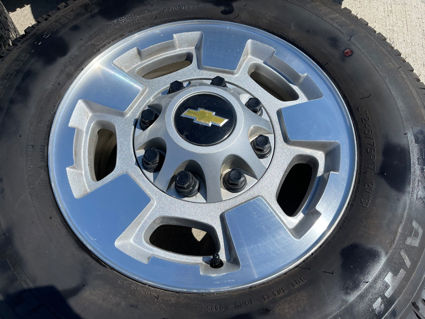 17" Chevy Silverado GMC Sierra 2500 3500 OEM 5500 wheels rims tires MICHELIN A/T