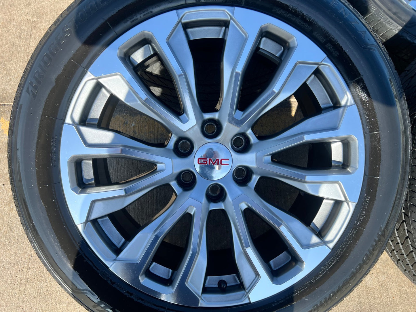 22" GMC Yukon Sierra DENALI OEM wheels rims 14025 97000 tires BRIDGESTONE