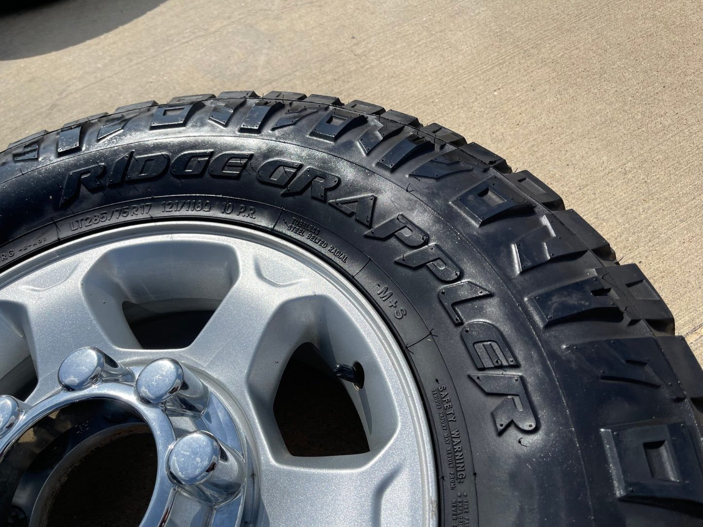 17" Ford F-250 F-350 OEM rims wheels 3950 tires NITRO 34" DISCOUNTED