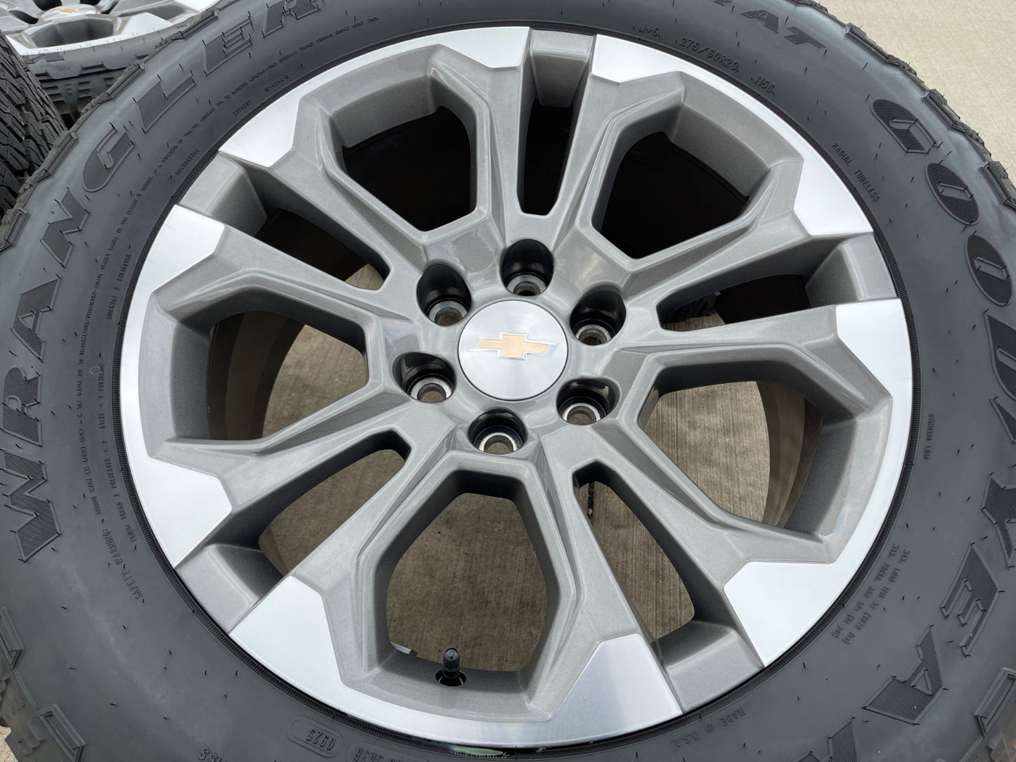 20" Chevy Tahoe Silverado OEM 14090 95417 wheels rims tires GOODYEAR A/T