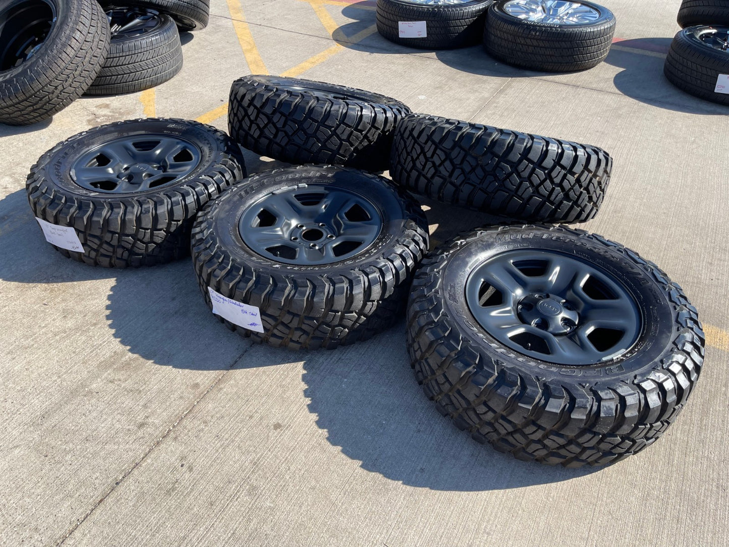 17" Jeep Wrangler Rubicon Sahara OEM wheels rims 9240 9220 black BFG KM3