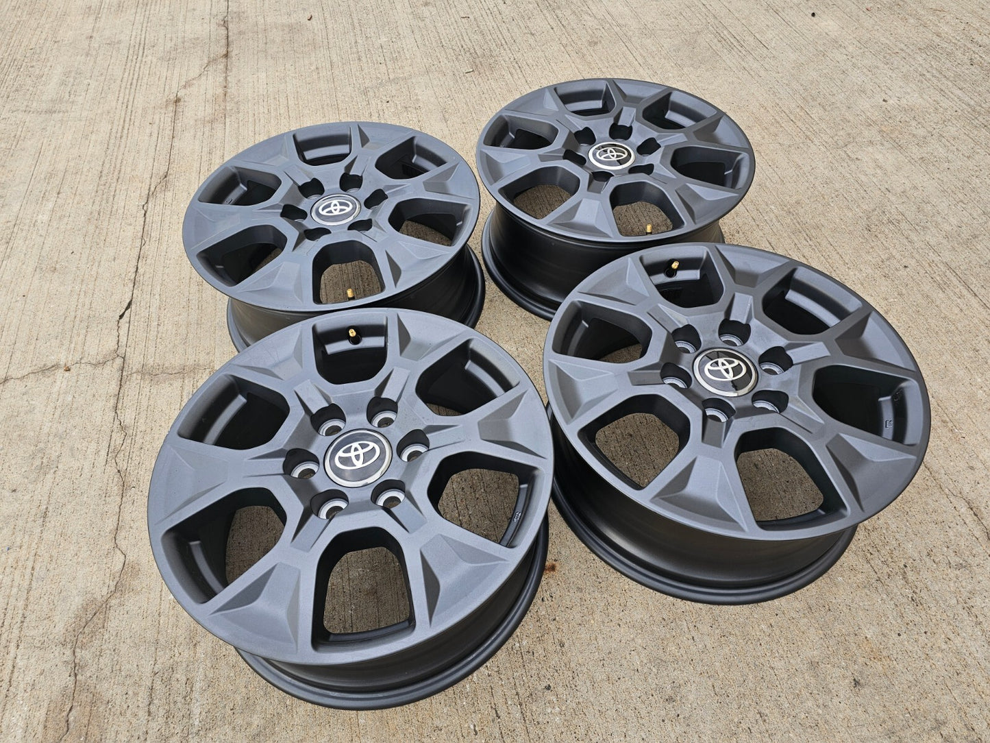 18" Toyota Land Cruiser Tundra Sequoia OEM wheels rims SET GX550 2025 2026 NEW