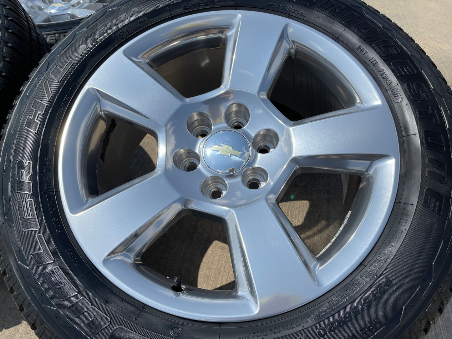 20" Chevy Silverado 1500 Tahoe Suburban OEM wheels rims 5652 BRIDGESTONE