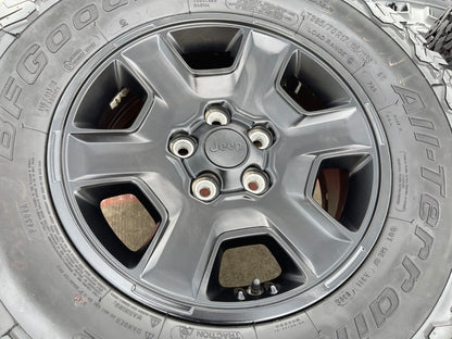 17" Jeep Wrangler Rubicon OEM 9260 wheels rims Gladiator tires BFG KO2 A/T 33"
