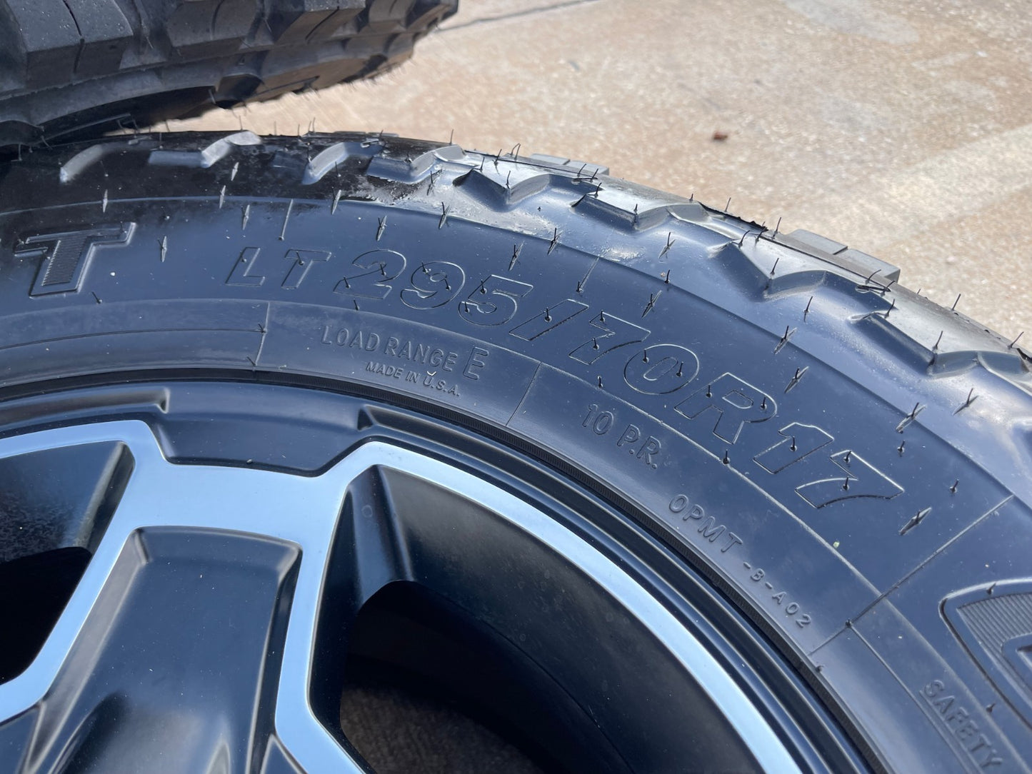 17" Jeep Wrangler RUBICON OEM wheels rims tires 9259 black TOYO 33"