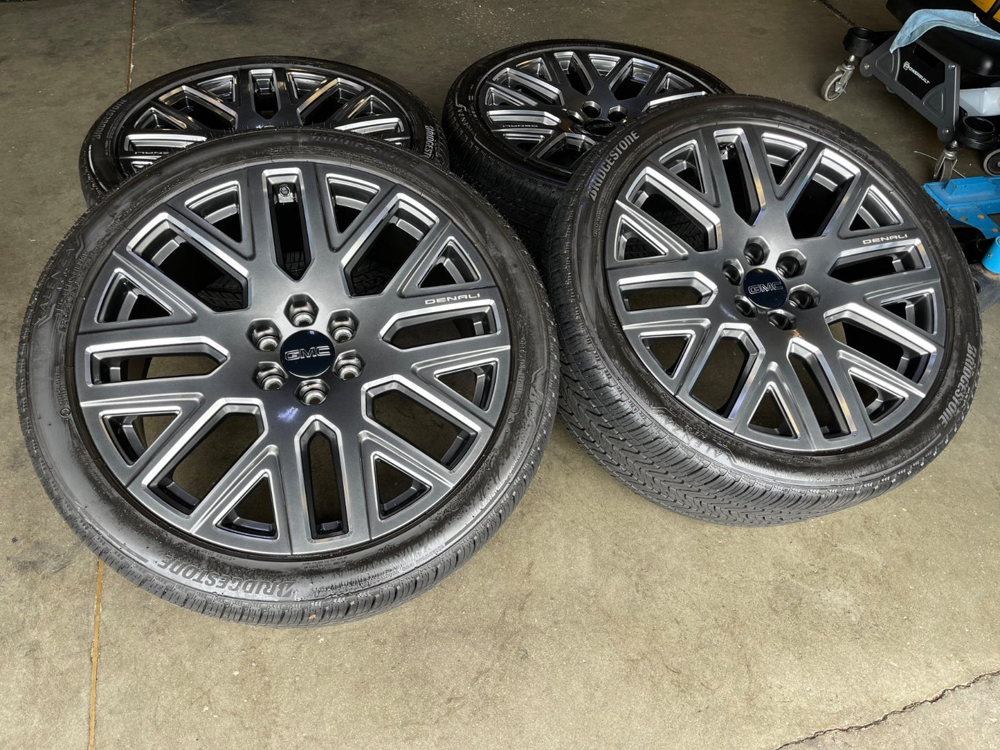 24" GMC Yukon Sierra DENALI OEM wheels rims BRIDGESTONE 2024 2025 2026 2027 NEW
