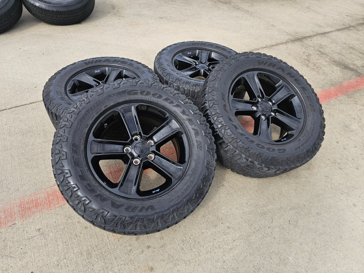 18" Jeep Wrangler Sahara OEM 9221 9255 wheels rims 2020 2021 2022 2023 2024 2025
