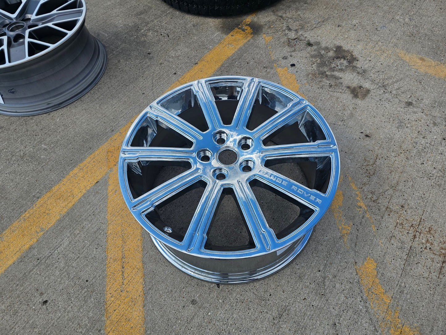 20" Range Land Rover OEM chrome wheel rim 72218 Defender spare NEW