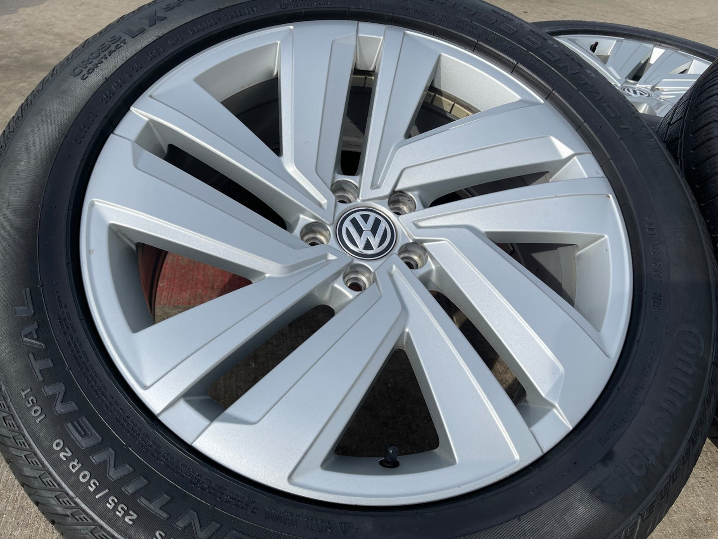 20" VW Atlas OEM wheels rims tires 70076 Audi Q7 Q8 2020 2021 2022 2023 2024