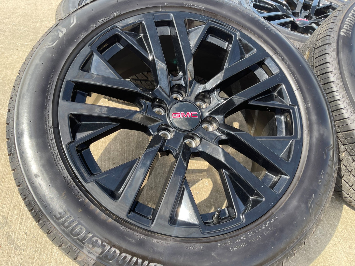 22" GMC Yukon Sierra OEM Chevy Silverado Tahoe 5903 wheels rims BRIDGESTONE SET