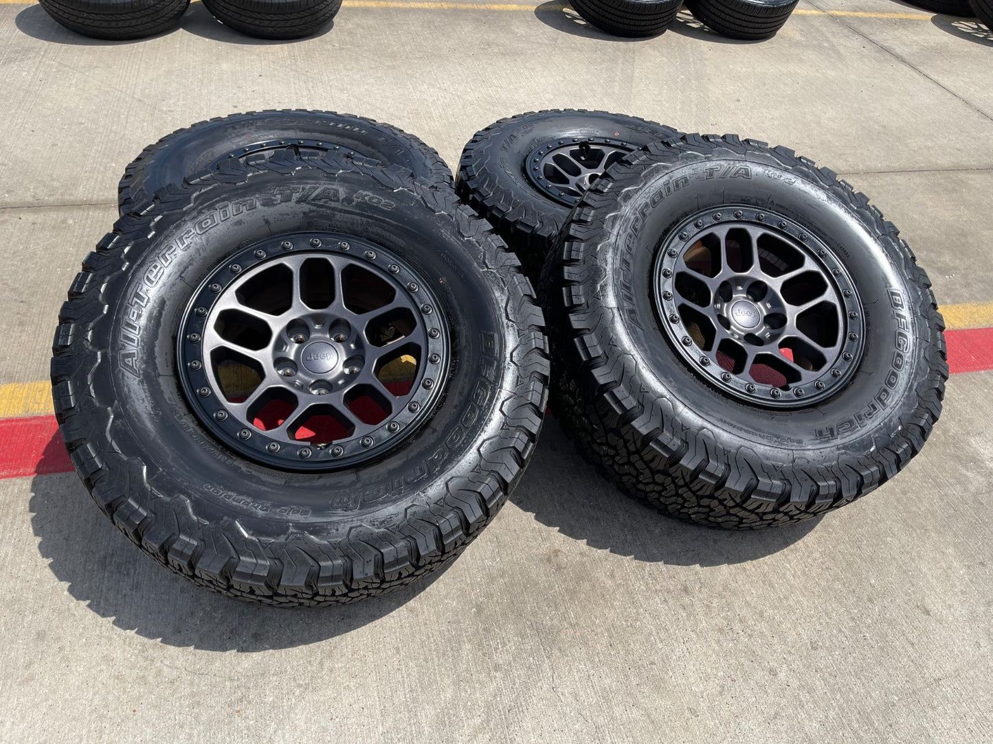 17" Jeep Wrangler 392 Gladiator Rubicon OEM BEADLOCK wheels rims BFG 35"