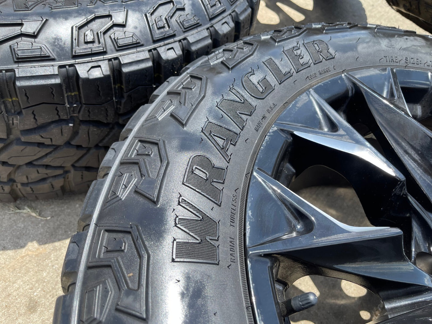 20" Fuel D804 Flame Blackout Chevy Silverado RAM 1500 wheels rims 6x139 6x5.5