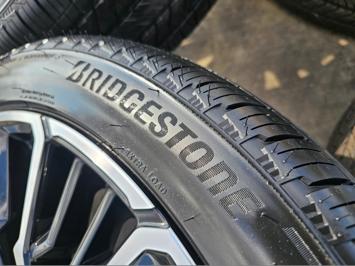 24" Chevy Tahoe Suburban Silverado OEM High Country wheels rims 2025 2026 NEW