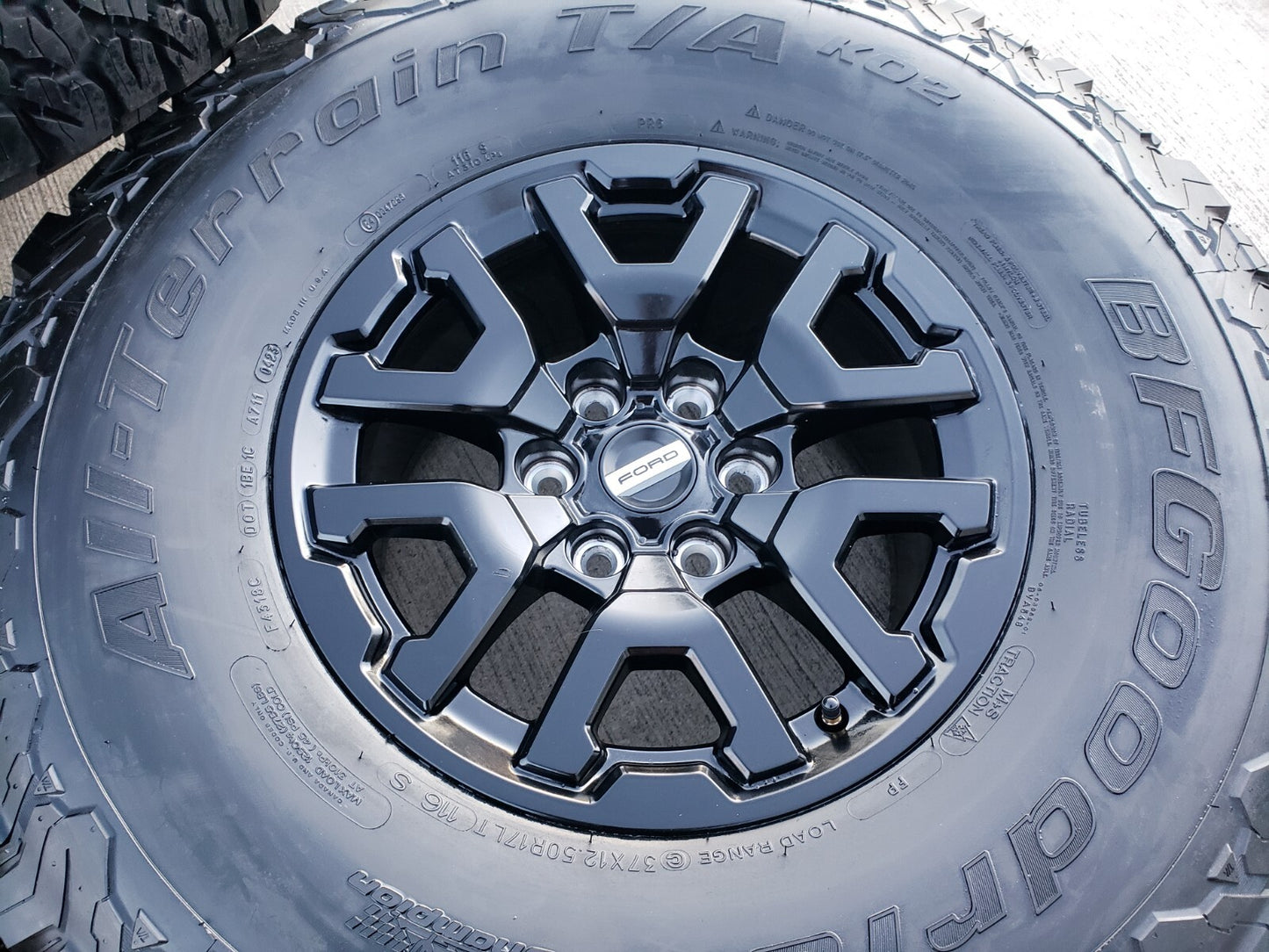 17" Ford F-150 Raptor Bronco OEM rims wheels BFG 10461 tires 2025 2026 BFG NEW