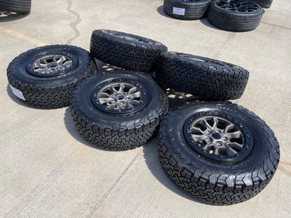 (5) 17" Jeep Wrangler 392 Gladiator OEM 9304 95240 BEADLOCK wheels rims
