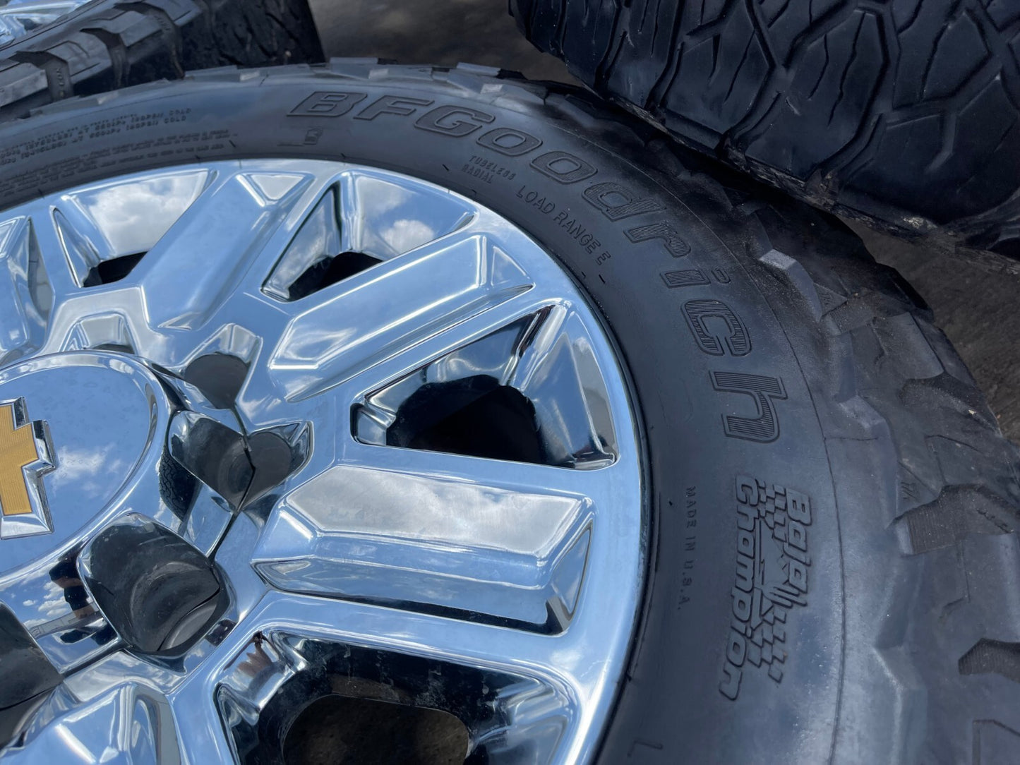 20" Chevy Silverado High Country LTZ 2500 3500 OEM 14124 wheels rims BFG KO3 A/T